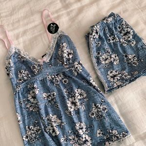 women’s silk pajamas set